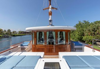 Nadan yacht charter lifestyle
                        