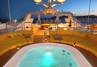 Platinum yacht charter lifestyle
                        