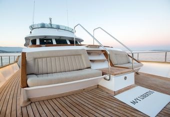 Libertus yacht charter lifestyle
                        