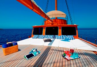 Hermina yacht charter lifestyle