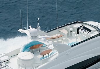 Le Reve yacht charter lifestyle
                        