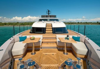 Azzurri yacht charter lifestyle