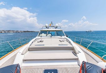 Parodia II yacht charter lifestyle