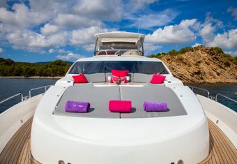 Li-Jor yacht charter lifestyle
                        