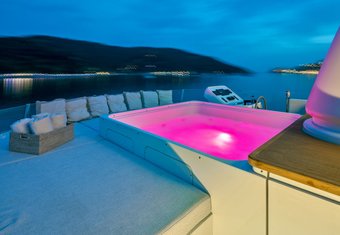 Anything Goes V yacht charter lifestyle
                        