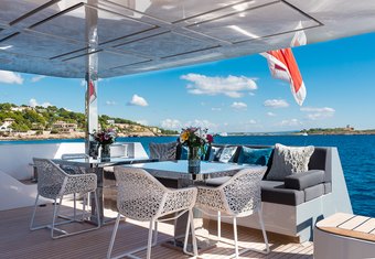 Cinquanta 50 yacht charter lifestyle
                        