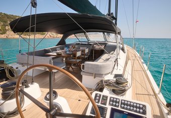 Amuri yacht charter lifestyle
                        