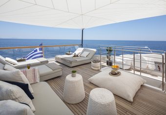 Dinaia yacht charter lifestyle
                        