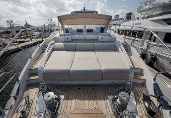 Sea Owl yacht charter lifestyle
                        