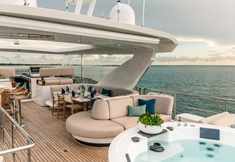 Marea La Nautica yacht charter lifestyle
                        