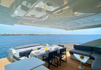SQP Salvese Quien Pueda yacht charter lifestyle
                        