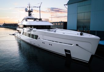 Satemi yacht charter lifestyle
                        