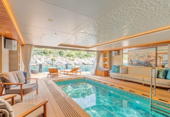 Victorious yacht charter lifestyle
                        