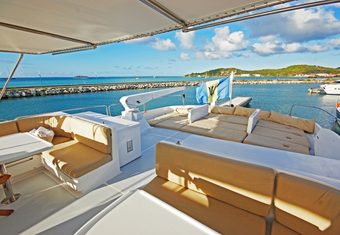 Pixel yacht charter lifestyle
                        