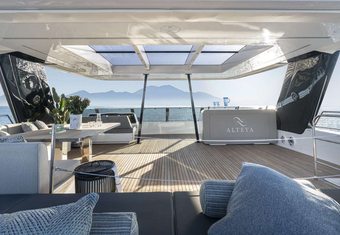 Alteya yacht charter lifestyle
                        