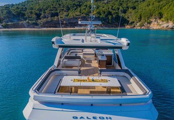 Paradise yacht charter lifestyle