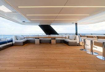 Tesni yacht charter lifestyle