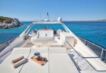 Golden Yacht yacht charter lifestyle