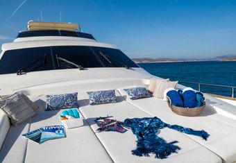 Gorgeous yacht charter lifestyle
                        