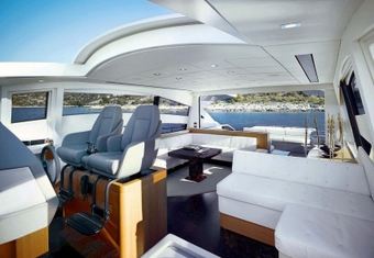 T2 yacht charter lifestyle
                        