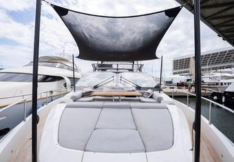 Omnia yacht charter lifestyle
                        