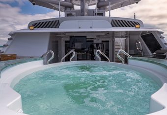 Starship yacht charter lifestyle
                        