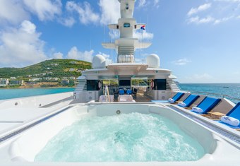 Victoria Del Mar yacht charter lifestyle
                        