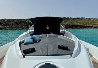 Thyke III yacht charter lifestyle
                        