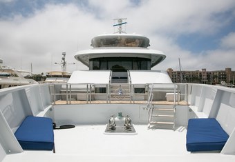 Leight Star yacht charter lifestyle
                        
