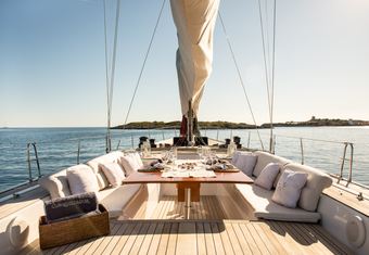 Umiko yacht charter lifestyle
                        