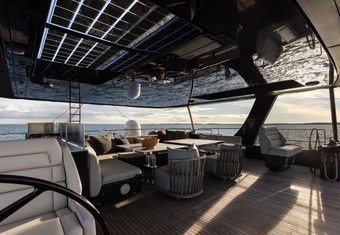 Otoctone yacht charter lifestyle
                        