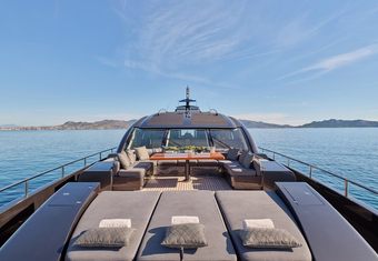 O'Pati yacht charter lifestyle
                        