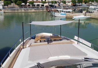 Upstream yacht charter lifestyle
                        