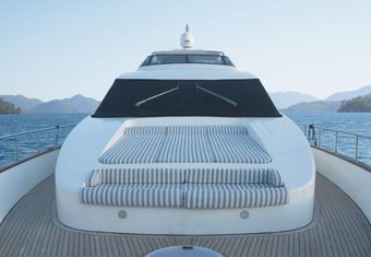 Stoli yacht charter lifestyle
                        