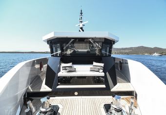 Fox yacht charter lifestyle
                        