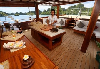 Lamima yacht charter lifestyle
                        