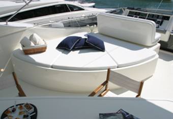 Leimaonia1 yacht charter lifestyle
                        