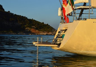 Terra Di Mezzo yacht charter lifestyle
                        