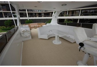 King Kalm yacht charter lifestyle
                        
