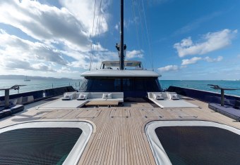 Belldia yacht charter lifestyle
                        