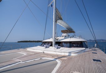 Seazen II yacht charter lifestyle
                        