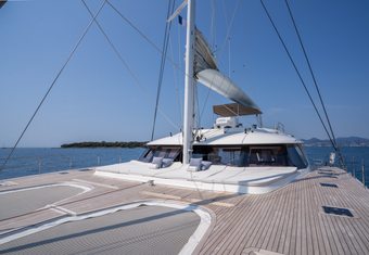 Seazen II yacht charter lifestyle
                        