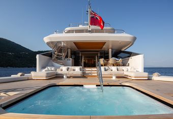 Alunya yacht charter lifestyle
                        