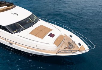 Blue Eyes yacht charter lifestyle
                        