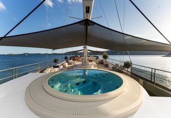 Maxita yacht charter lifestyle