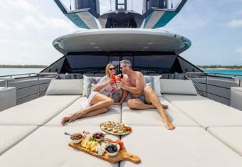 South yacht charter lifestyle
                        