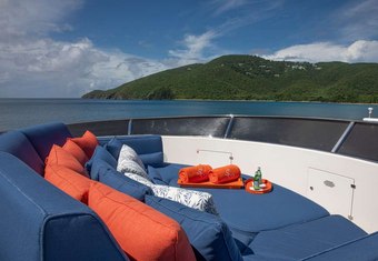 Sur La Mer yacht charter lifestyle
                        