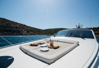 Mojo yacht charter lifestyle
                        