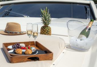 Double D yacht charter lifestyle
                        