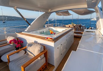 Lady H yacht charter lifestyle
                        